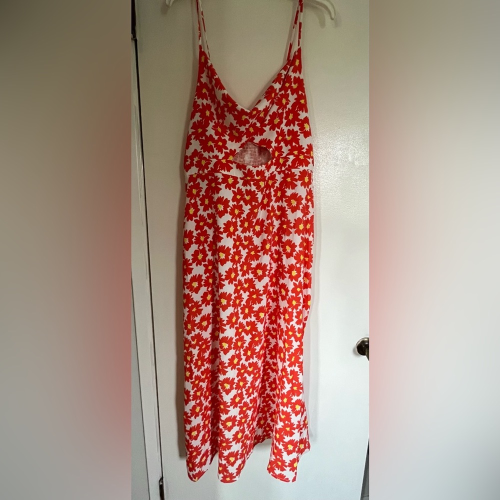 Floral Dress with keyhole cutout.